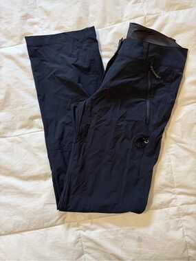 MAMMUT- women’s size 4 technical outdoor pants,